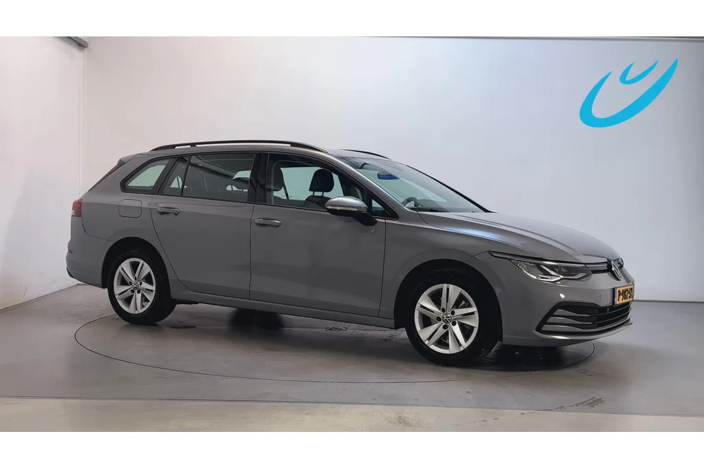 Volkswagen Golf (2021) — foto 1