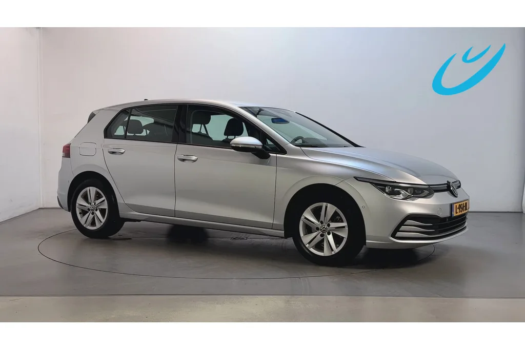 Volkswagen Golf (2021) — foto 1