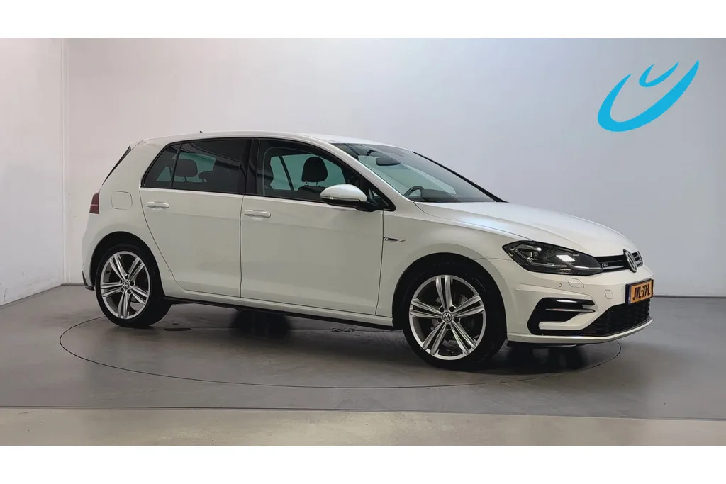 Volkswagen Golf (2018) — foto 1