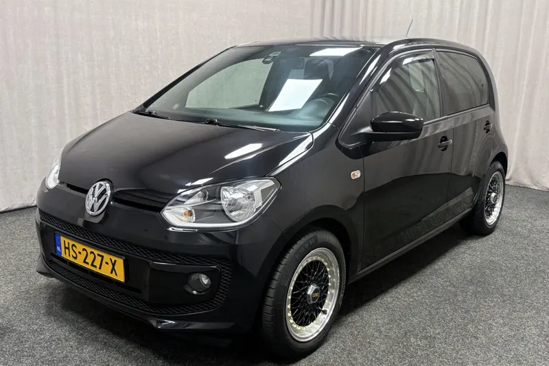 Volkswagen Up! (2015)