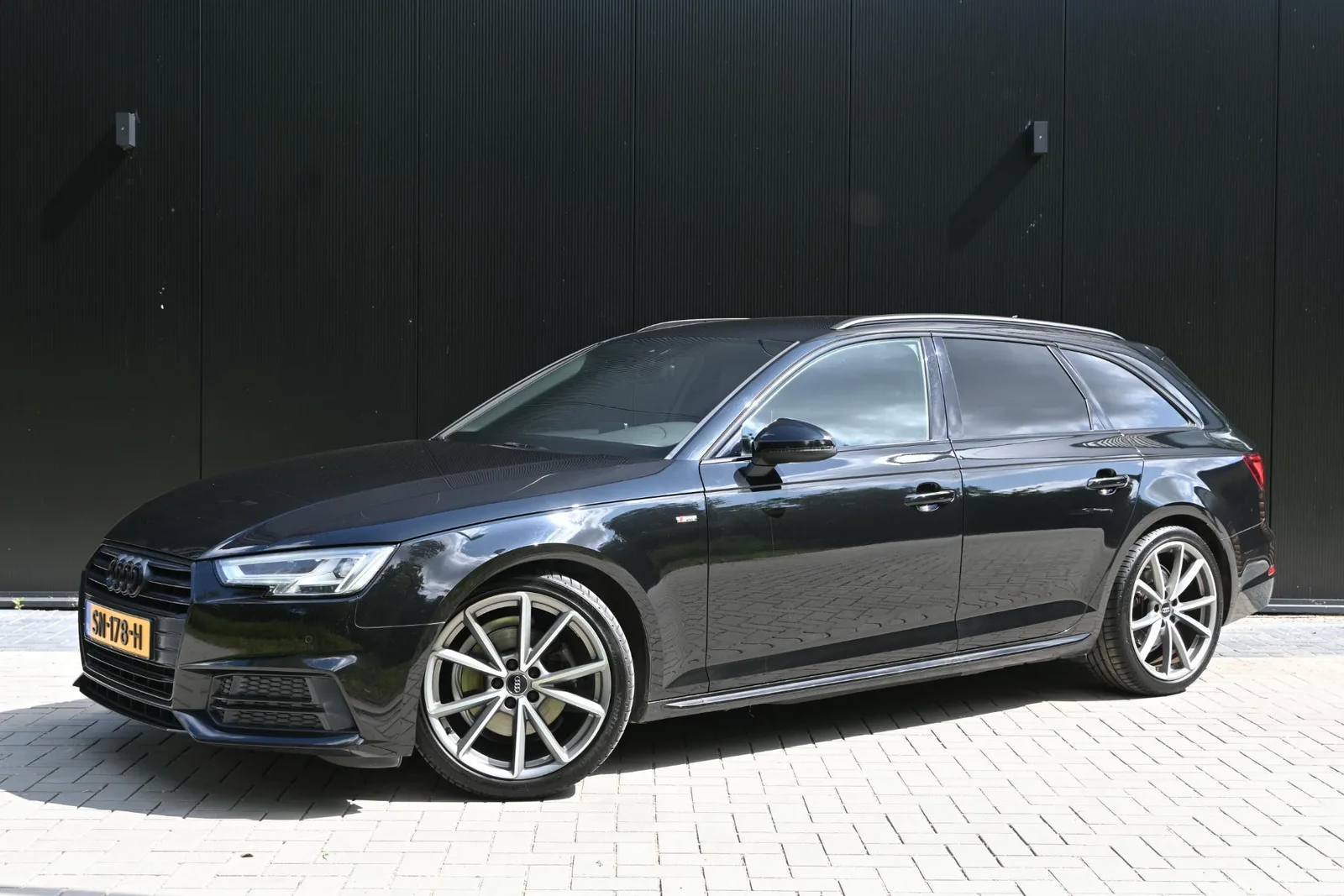 Audi A4 (2020) — foto 1