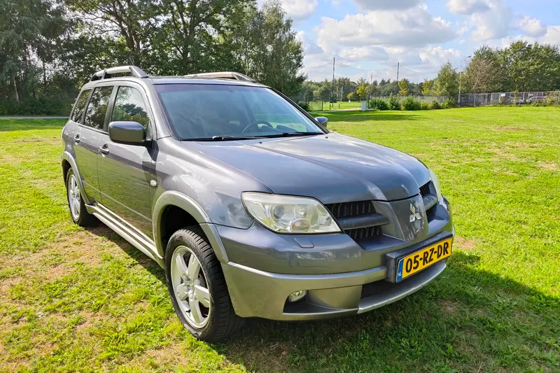 Mitsubishi Outlander (2005)