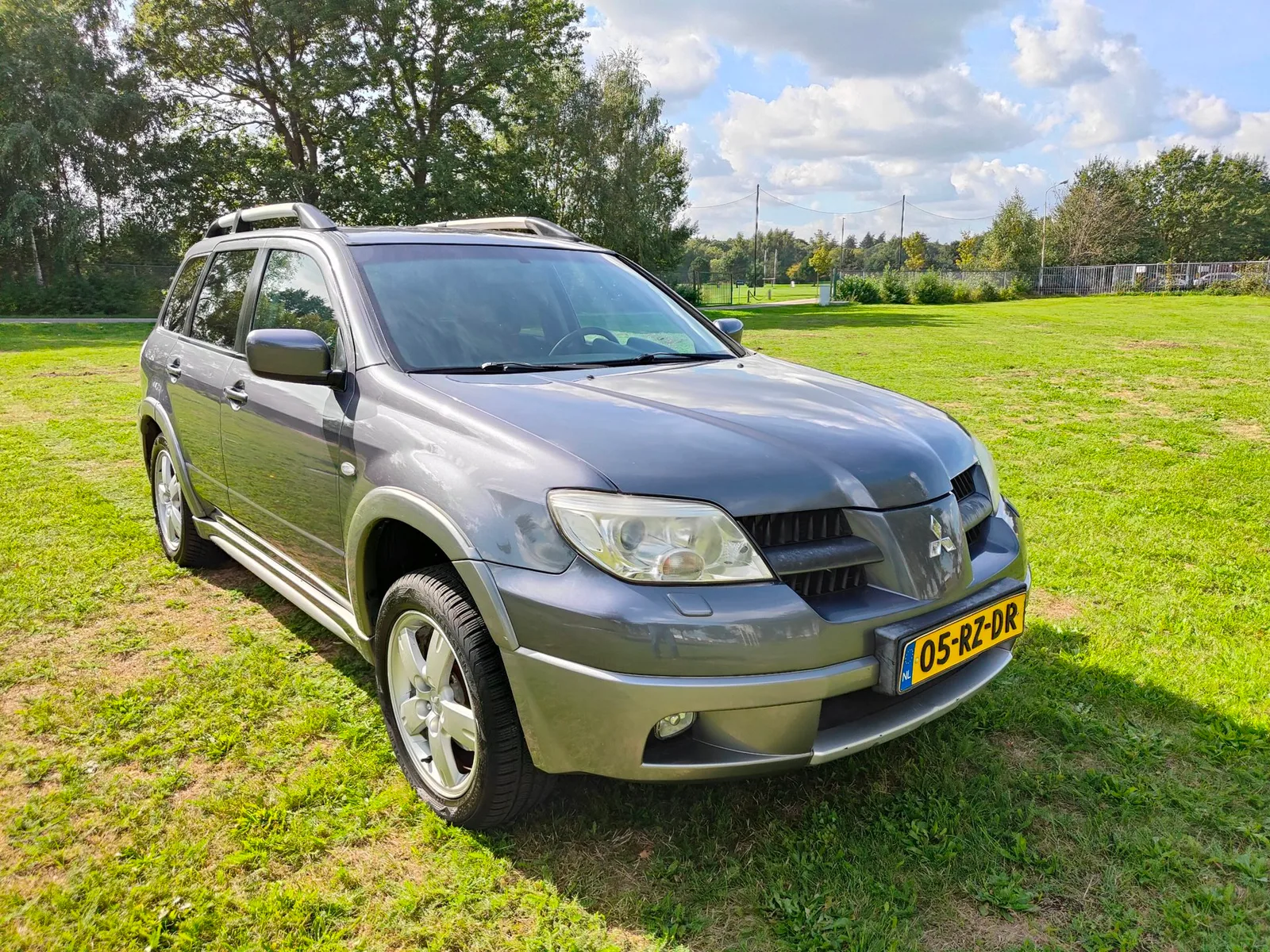 Mitsubishi Outlander (2005) — foto 1