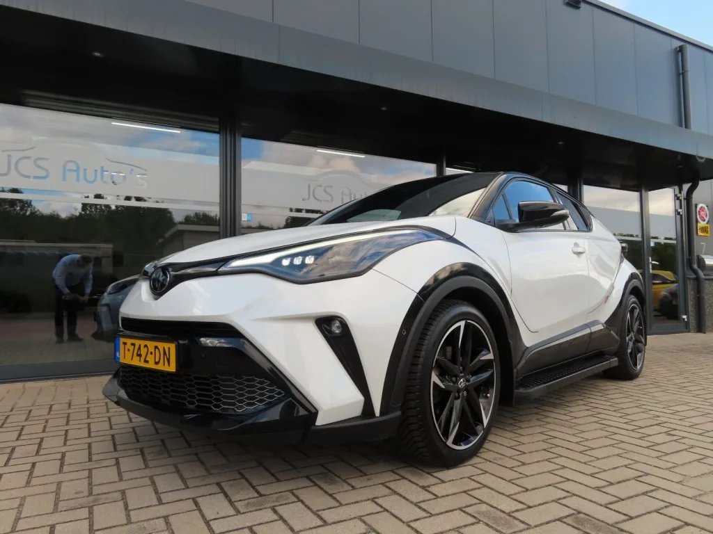 Toyota C-HR (2022) — foto 1