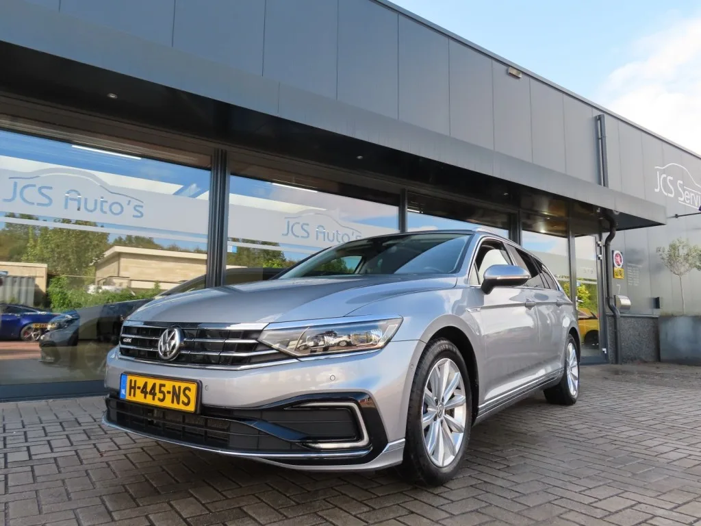 Volkswagen Passat (2020) — foto 1
