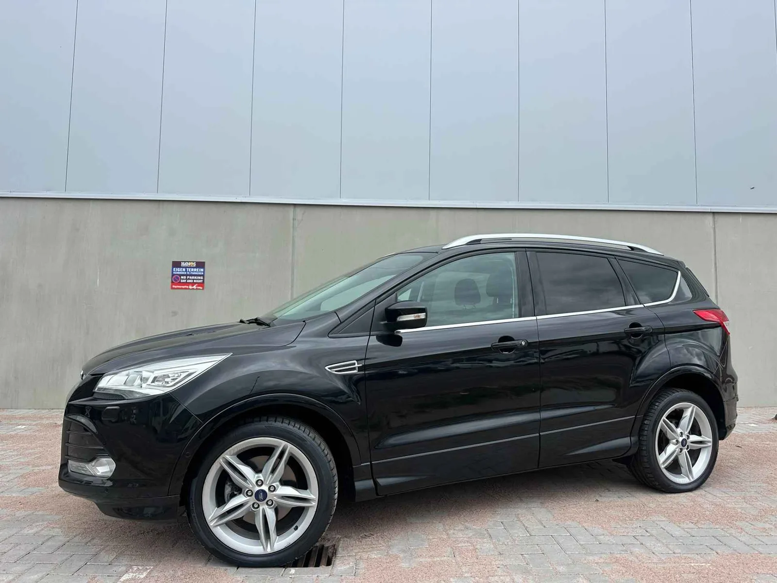 Ford Kuga (2015) — foto 1