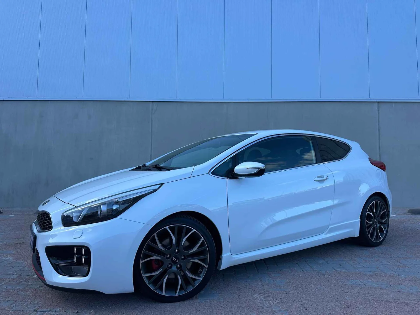 Kia ProCeed (2015) — foto 1