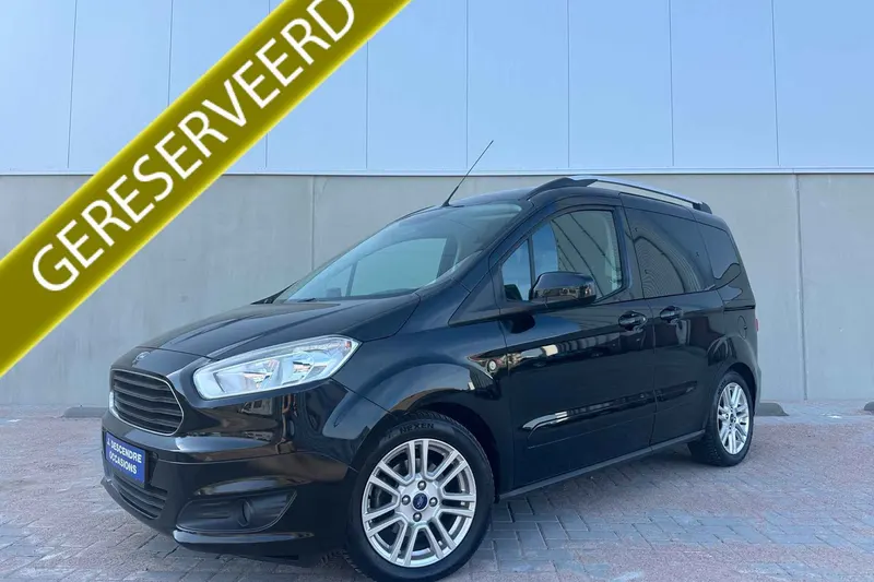 Ford Tourneo Courier (2017)