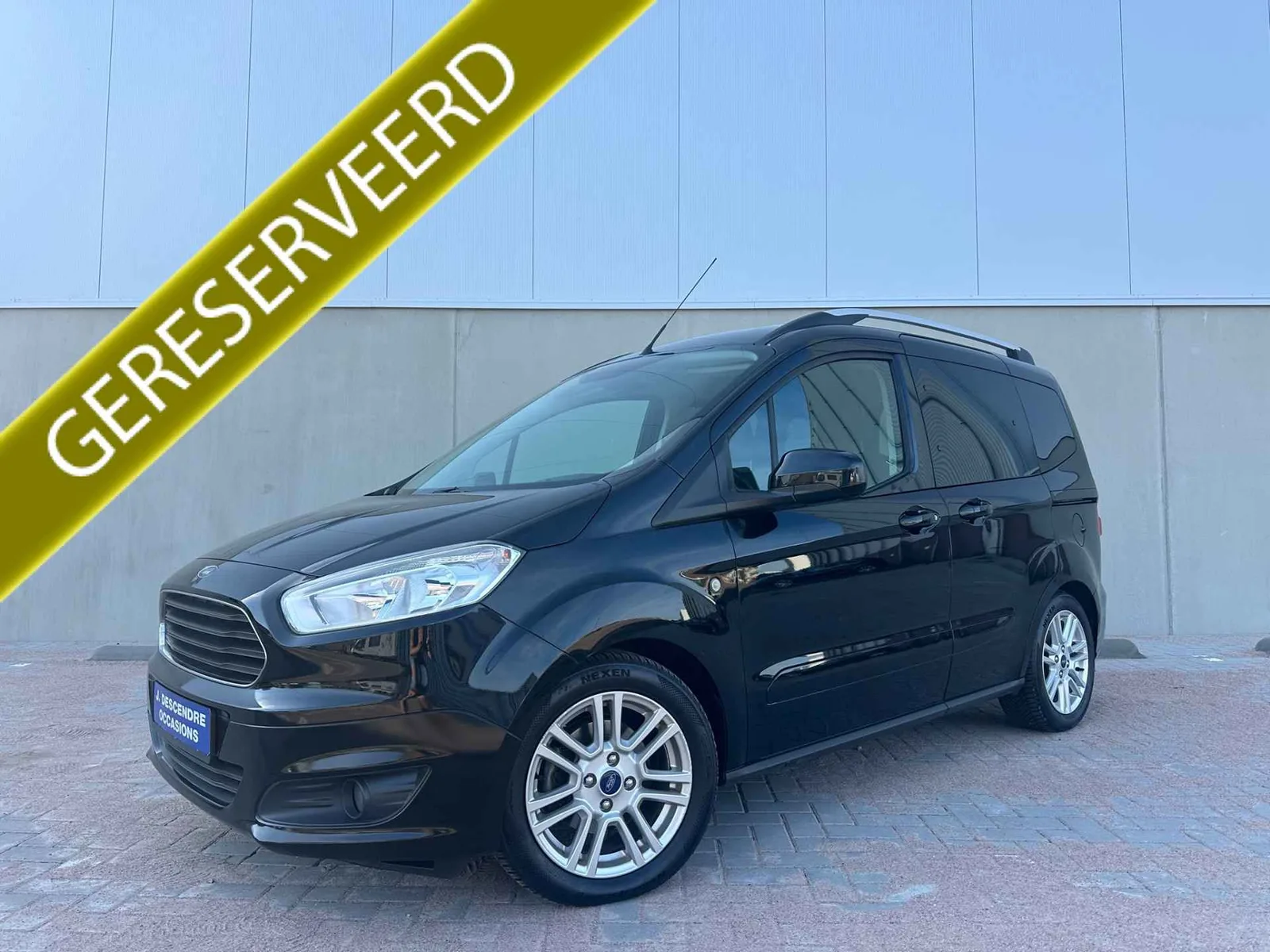 Ford Tourneo Courier (2017) — foto 1