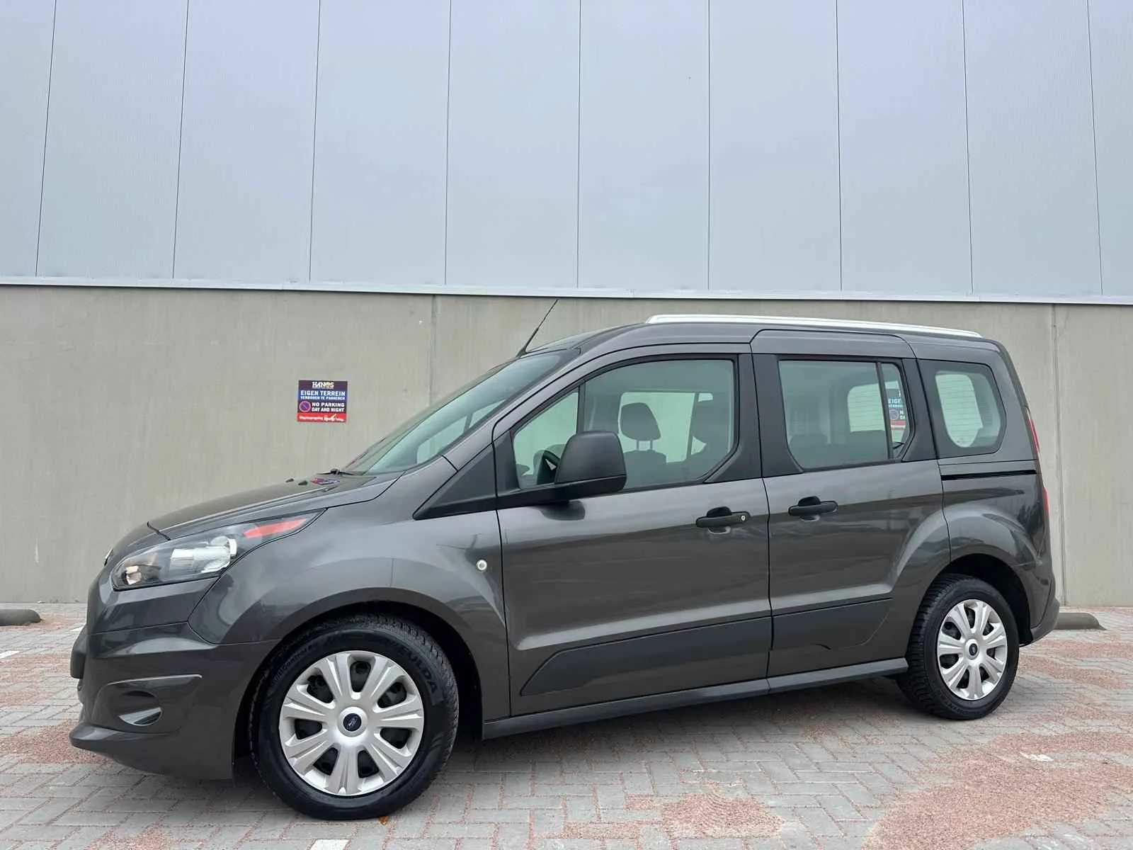 Ford Tourneo Connect (2017) — foto 1