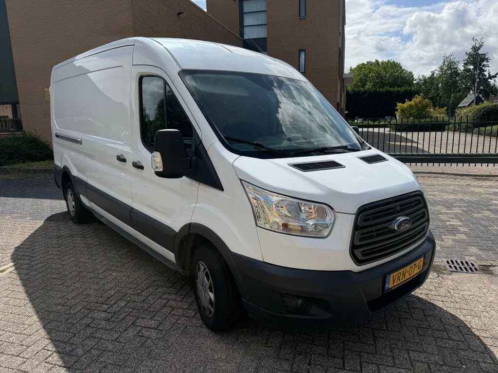 Ford Transit (2018) — foto 1
