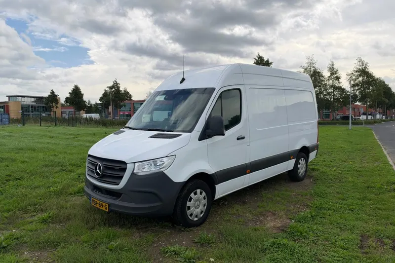 Mercedes-Benz Sprinter (2023)
