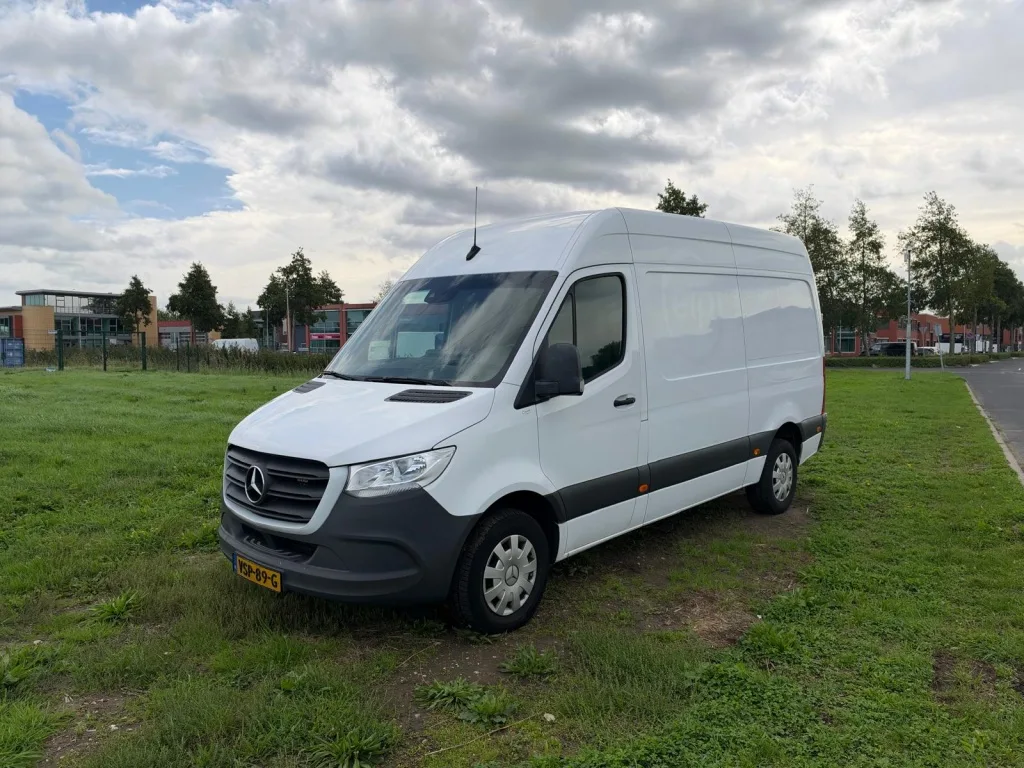 Mercedes-Benz Sprinter (2023) — foto 1
