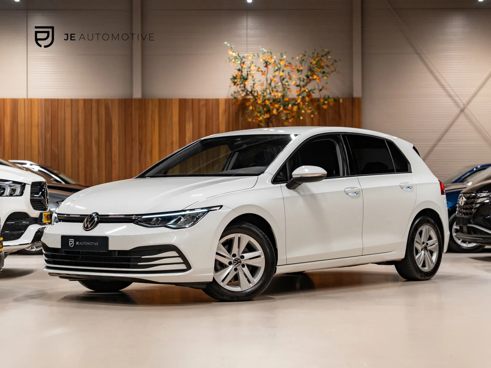 Volkswagen Golf (2021) — foto 1