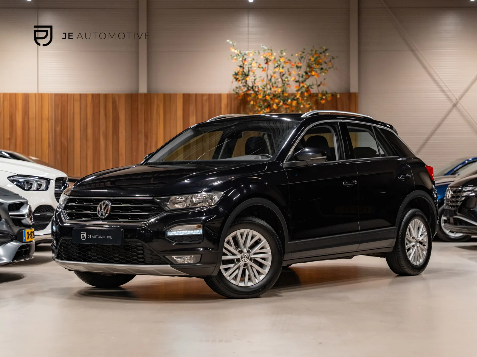Volkswagen T-Roc (2017) — foto 1