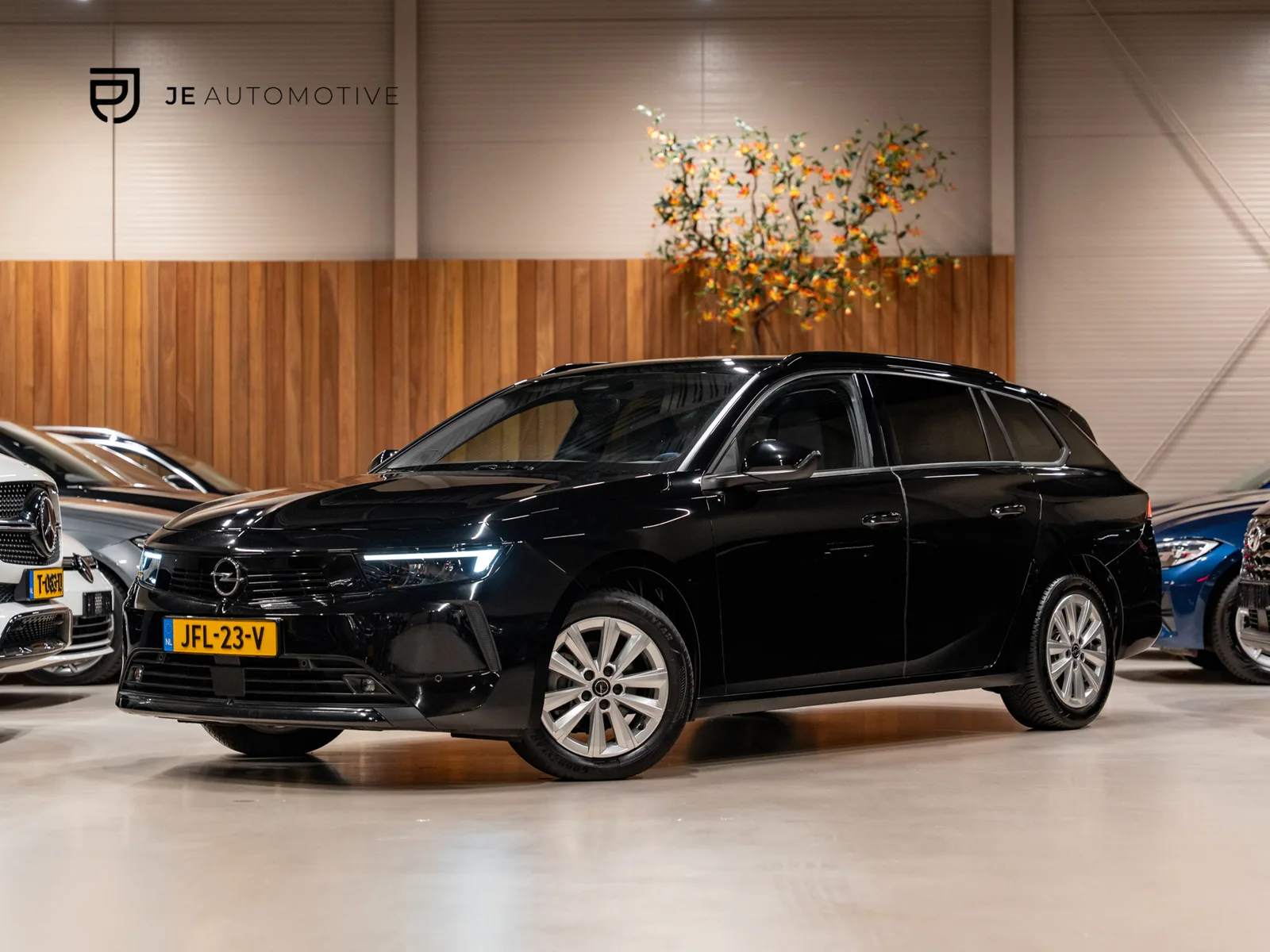 Opel Astra (2024) — foto 1