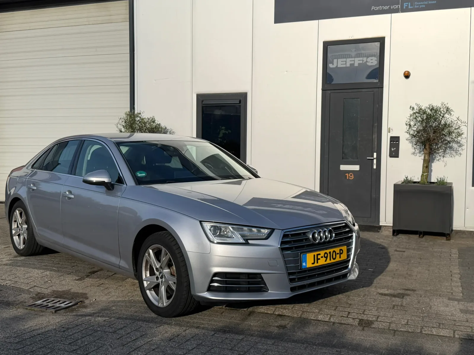 Audi A4 (2016) — foto 1