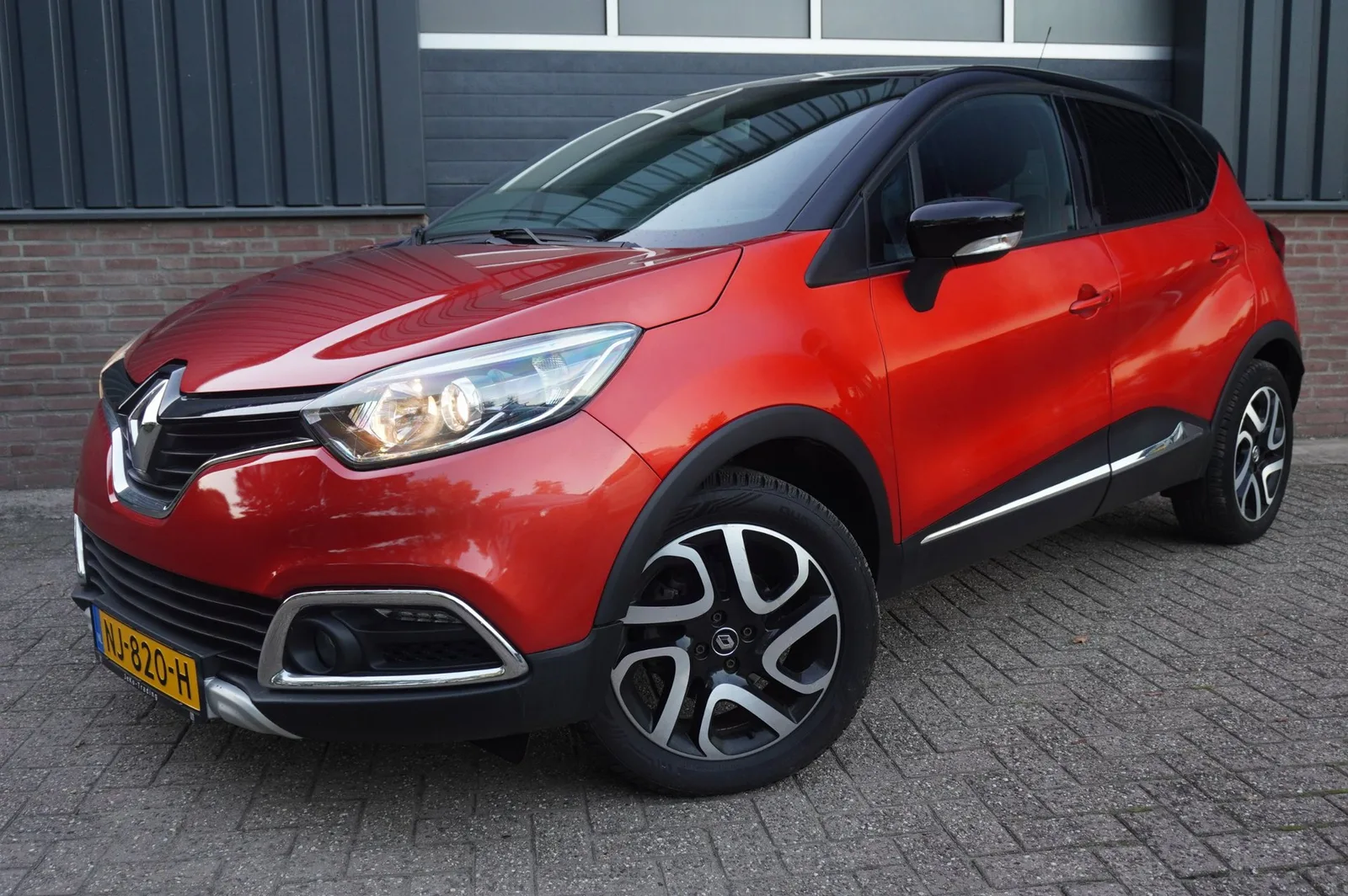 Renault Captur (2017) — foto 1