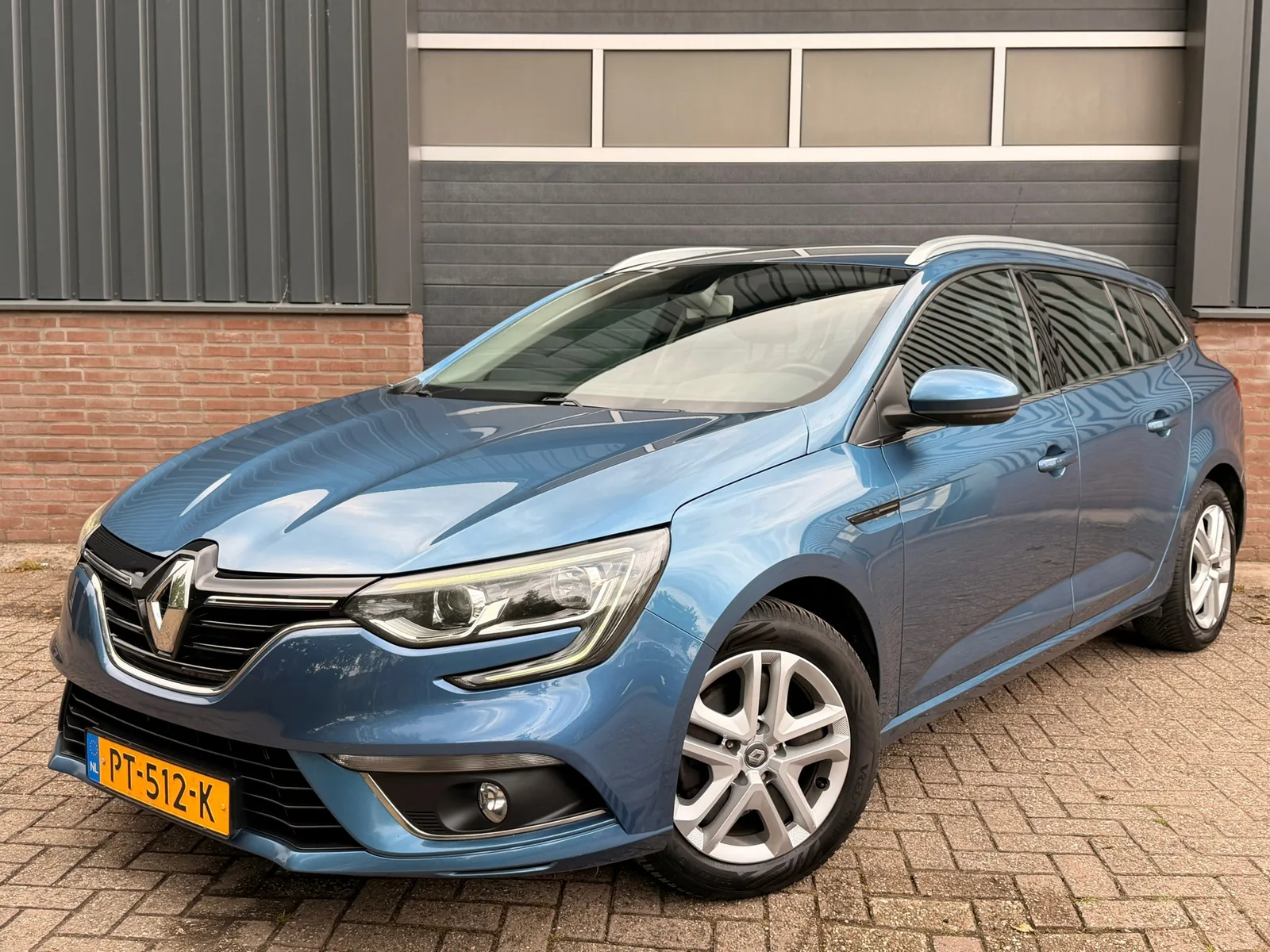 Renault Mégane (2017) — foto 1