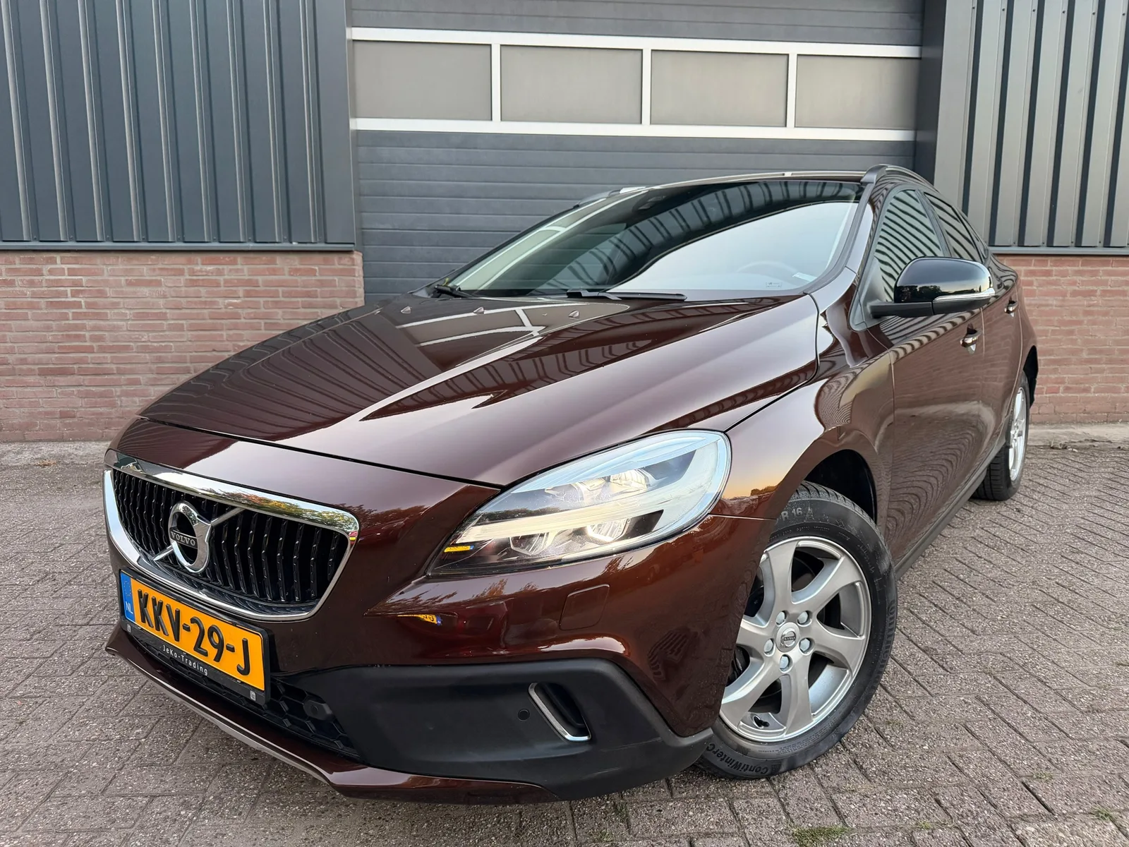 Volvo V40 Cross Country (2017) — foto 1