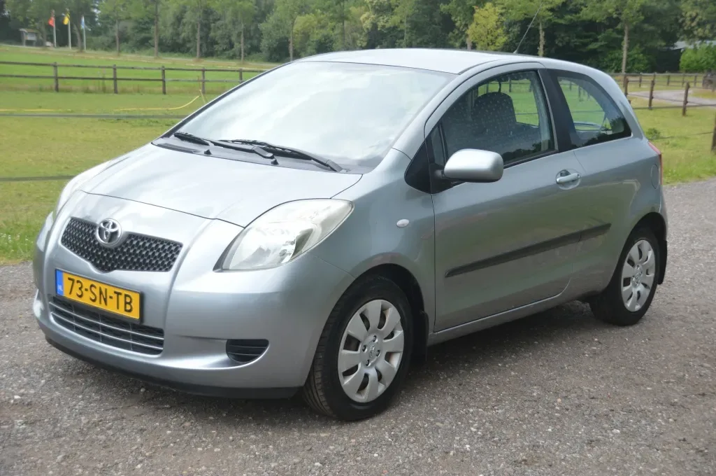Toyota Yaris (2006) — foto 1