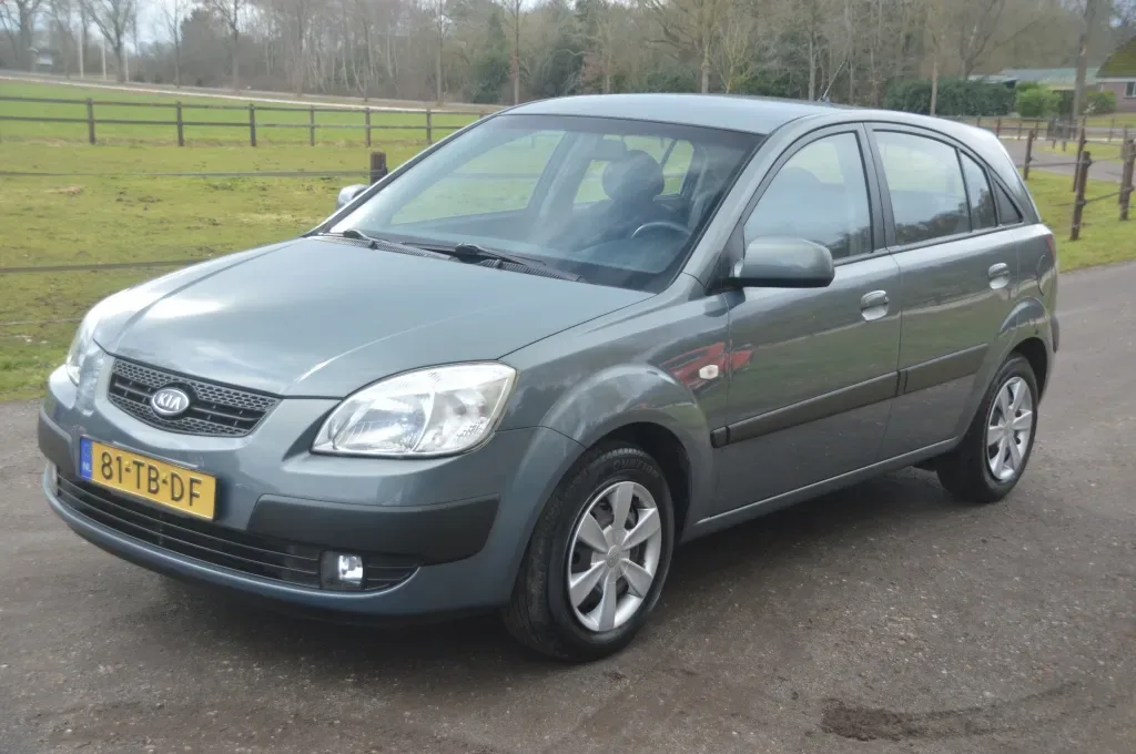 Kia Rio (2006) — foto 1