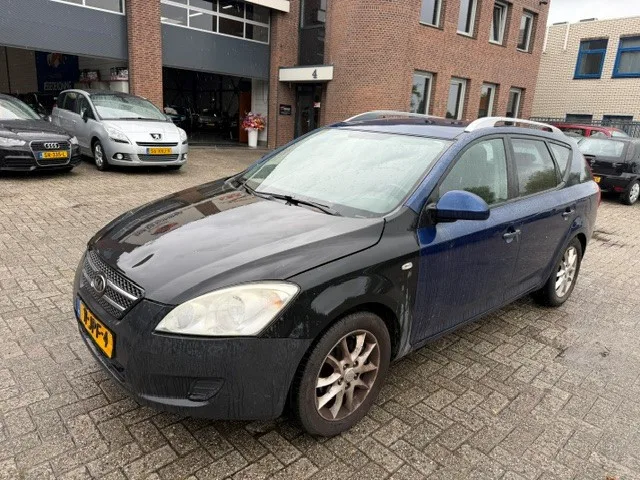 Kia Cee'd (2009) — foto 1