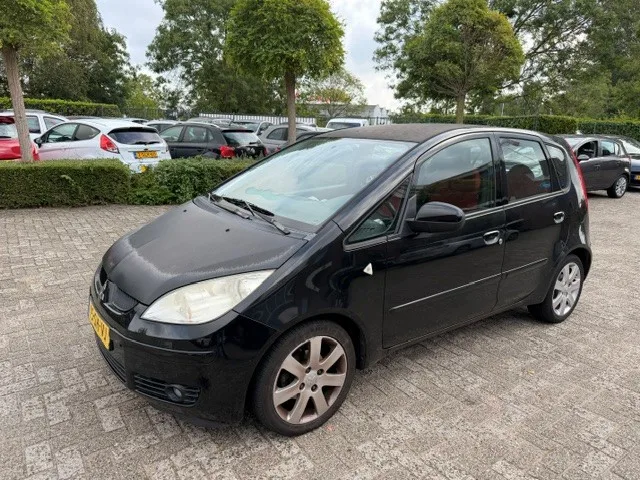 Mitsubishi Colt (2006) — foto 1