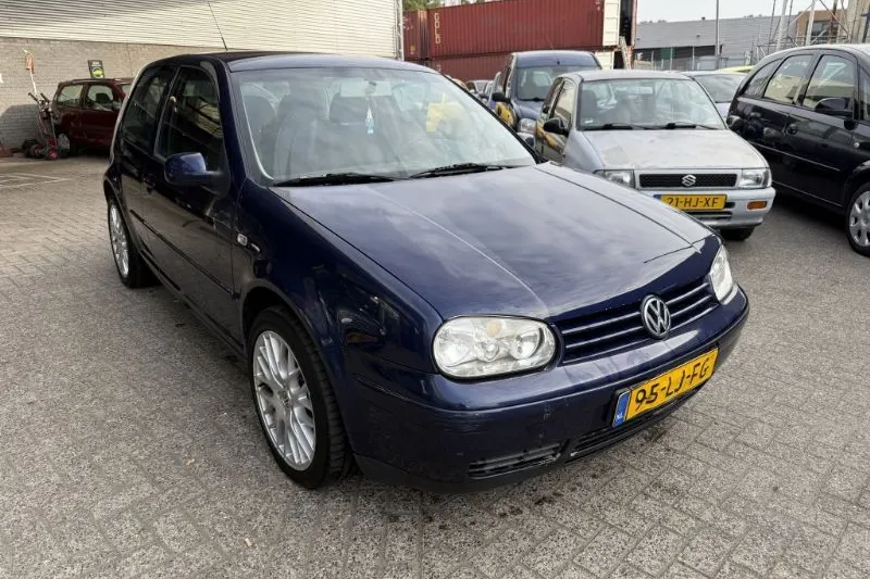 Volkswagen Golf (2003)