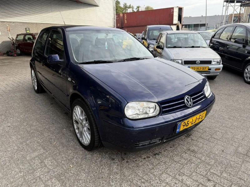 Volkswagen Golf (2003) — foto 1