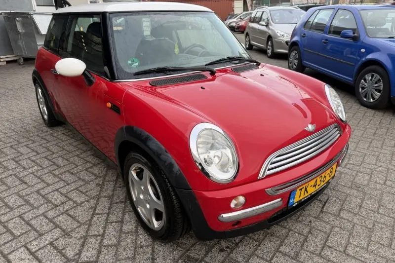 MINI Cooper (2002)