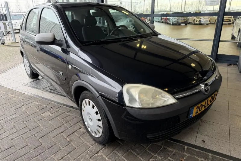 Opel Corsa (2003)