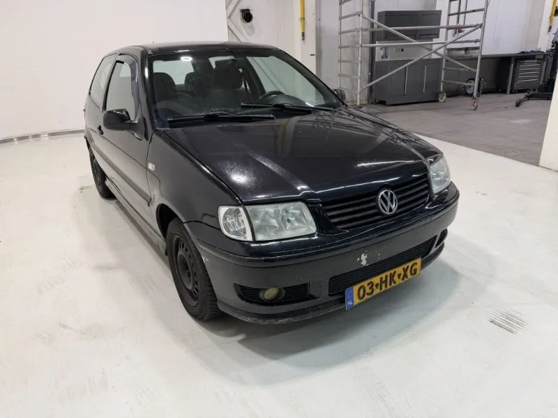 Volkswagen Polo (2001) — foto 1