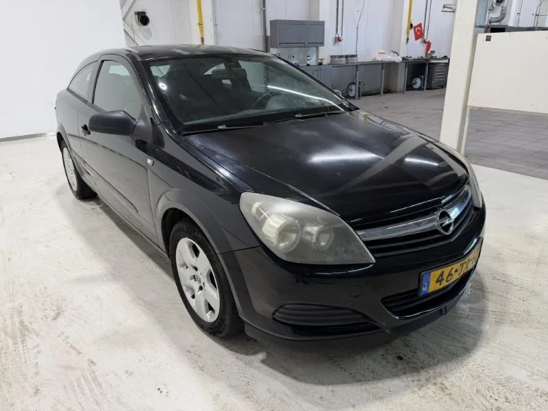 Opel Astra (2006) — foto 1