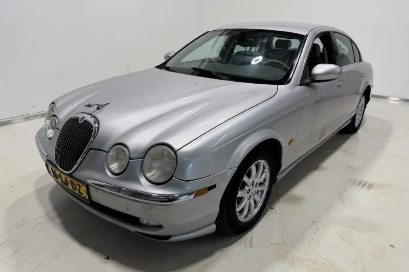Jaguar S-Type (2003)