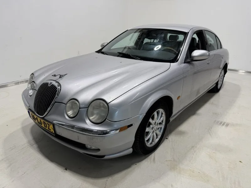 Jaguar S-Type (2003) — foto 1