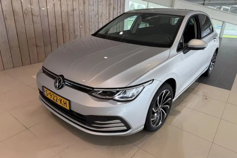 Volkswagen Golf (2023)