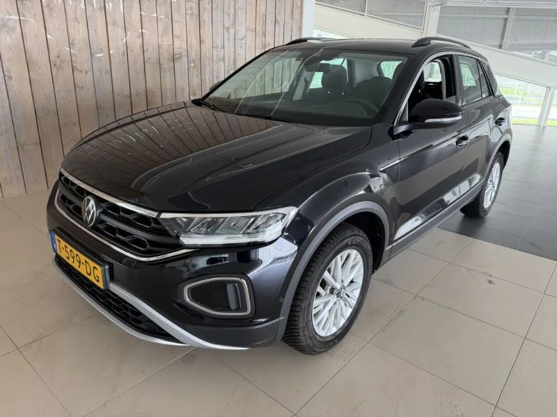 Volkswagen T-Roc (2023) — foto 1