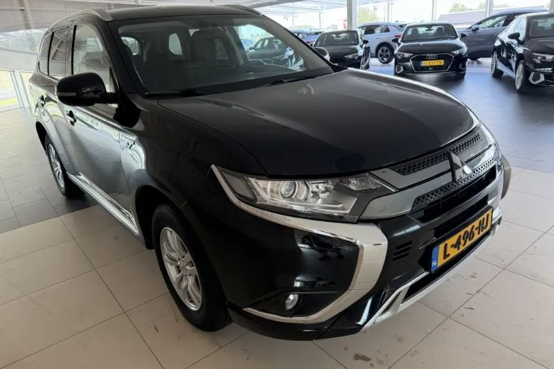 Mitsubishi Outlander (2021)