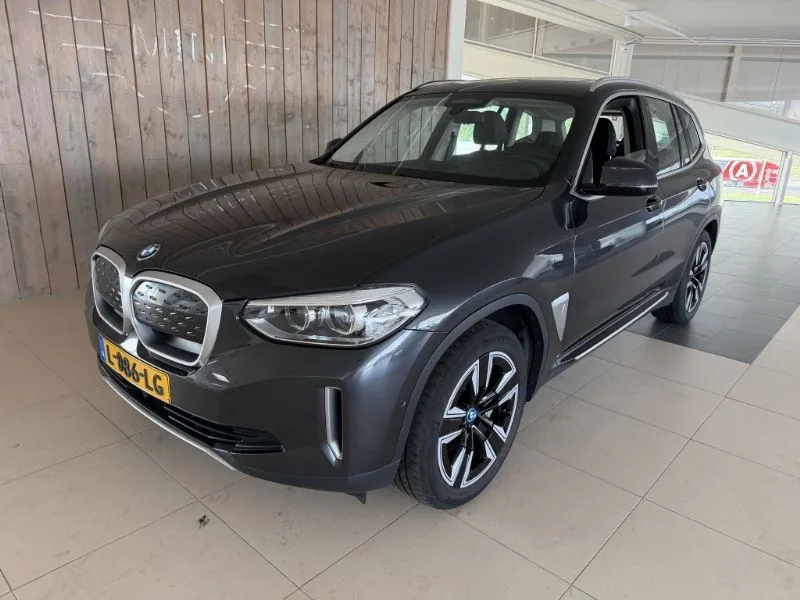 BMW iX3 (2021) — foto 1