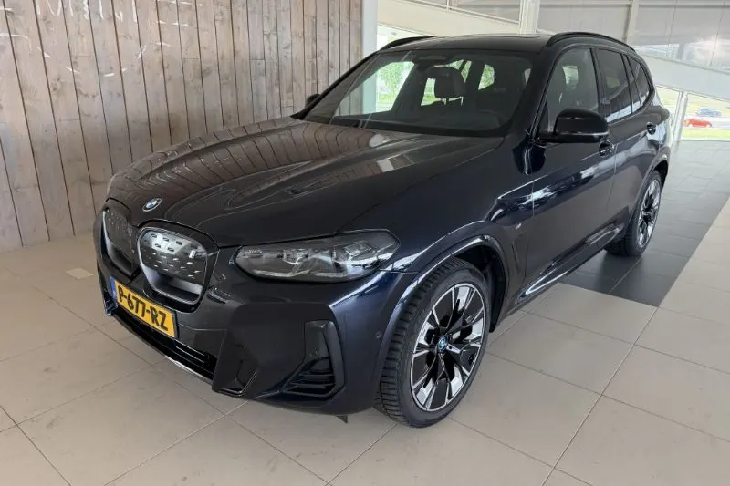 BMW iX3 (2022)