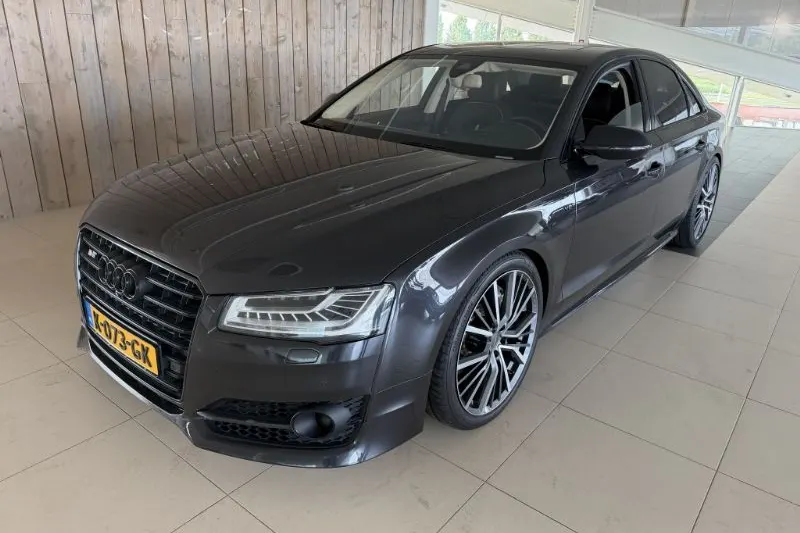 Audi S8 (2015)