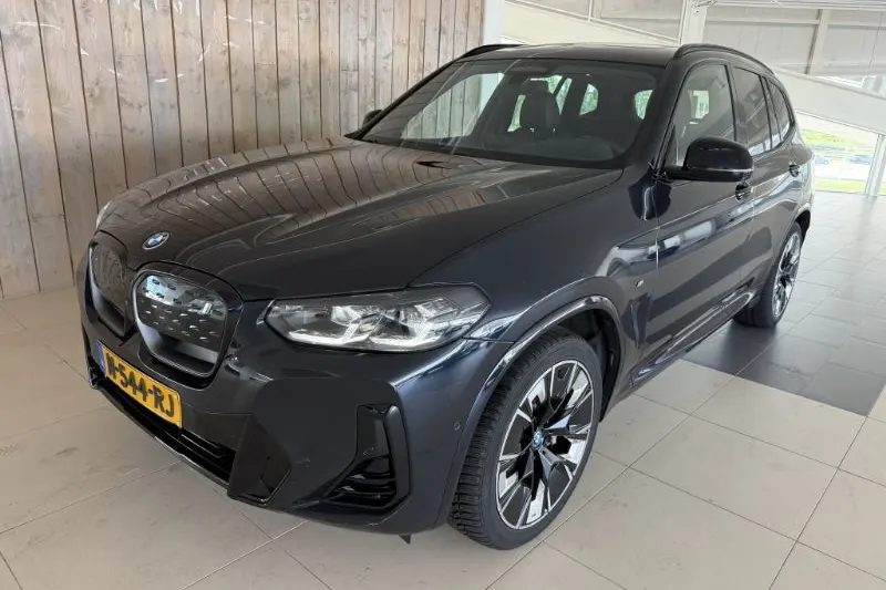 BMW iX3 (2021)