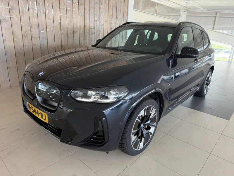BMW iX3 (2021) — foto 1