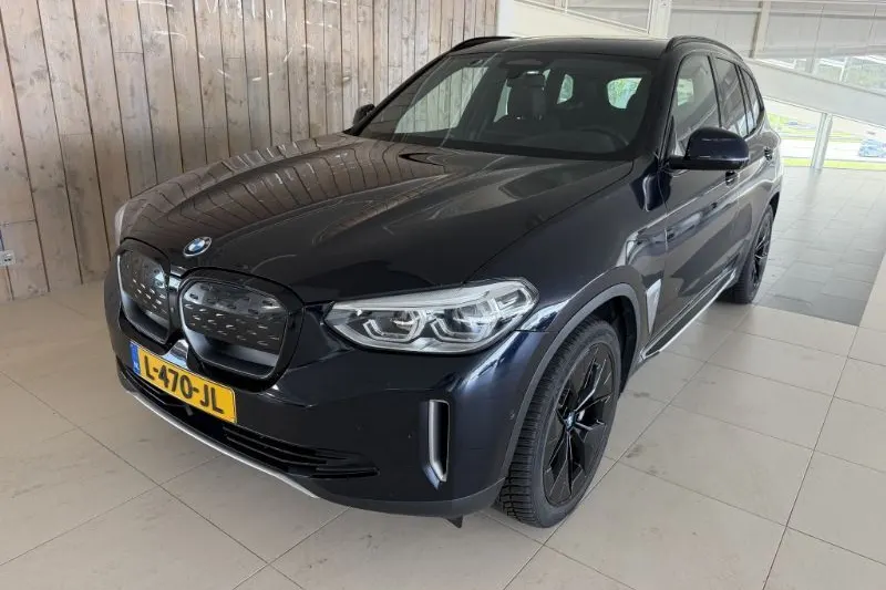 BMW iX3 (2021)