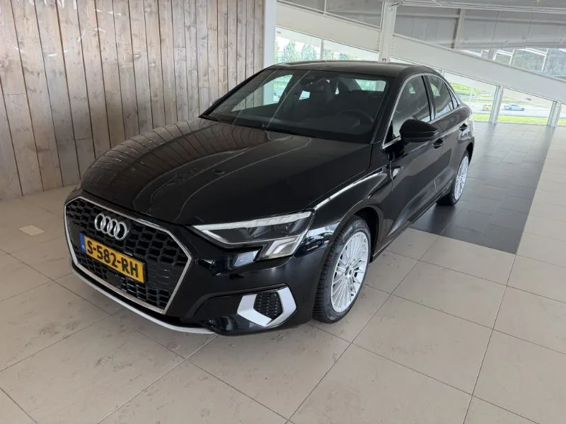 Audi A3 (2023) — foto 1