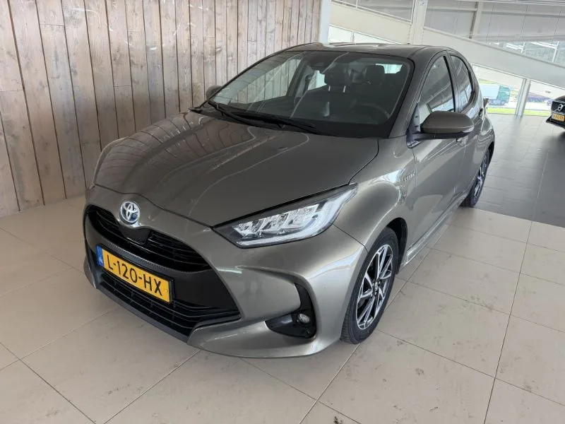 Toyota Yaris (2021) — foto 1