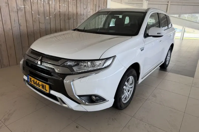 Mitsubishi Outlander (2021)