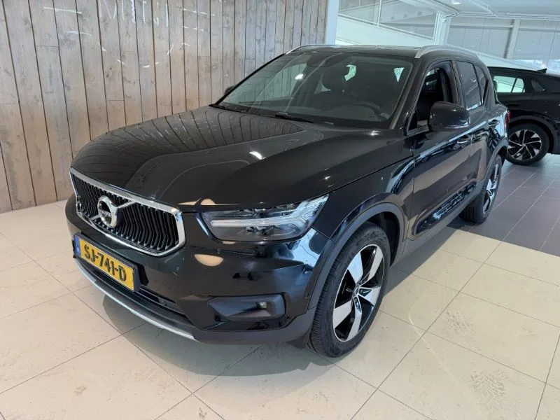 Volvo XC40 (2018) — foto 1