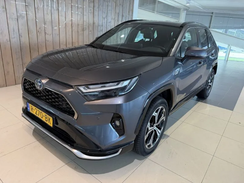 Toyota RAV4 (2022) — foto 1